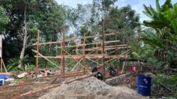 Hunian Layak Kian Nyata, Tiang dan Sloof Atas RTLH Dipasang