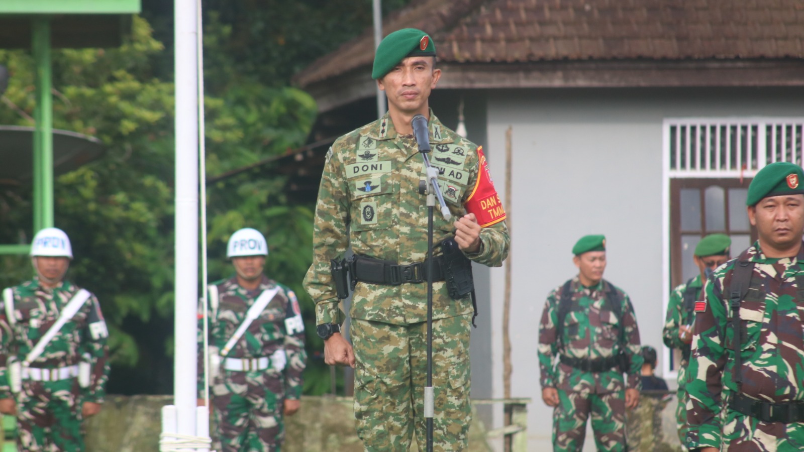 Perkokoh Kemanunggalan TNI dan Rakyat, Dansatgas TMMD Pimpin Upacara 17-an