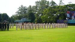 Upacara 17-an Februari 2026, Gubernur Akmil Bacakan Amanat Kasad dan Berikan Penghargaan Prajurit Berprestasi