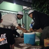 Ramadhan di Tengah Bencana, Keluarga Besar PPI Al-Habib Muhammad Shodiq Hadirkan Sahur bagi Penyintas Banjir Kraksaan