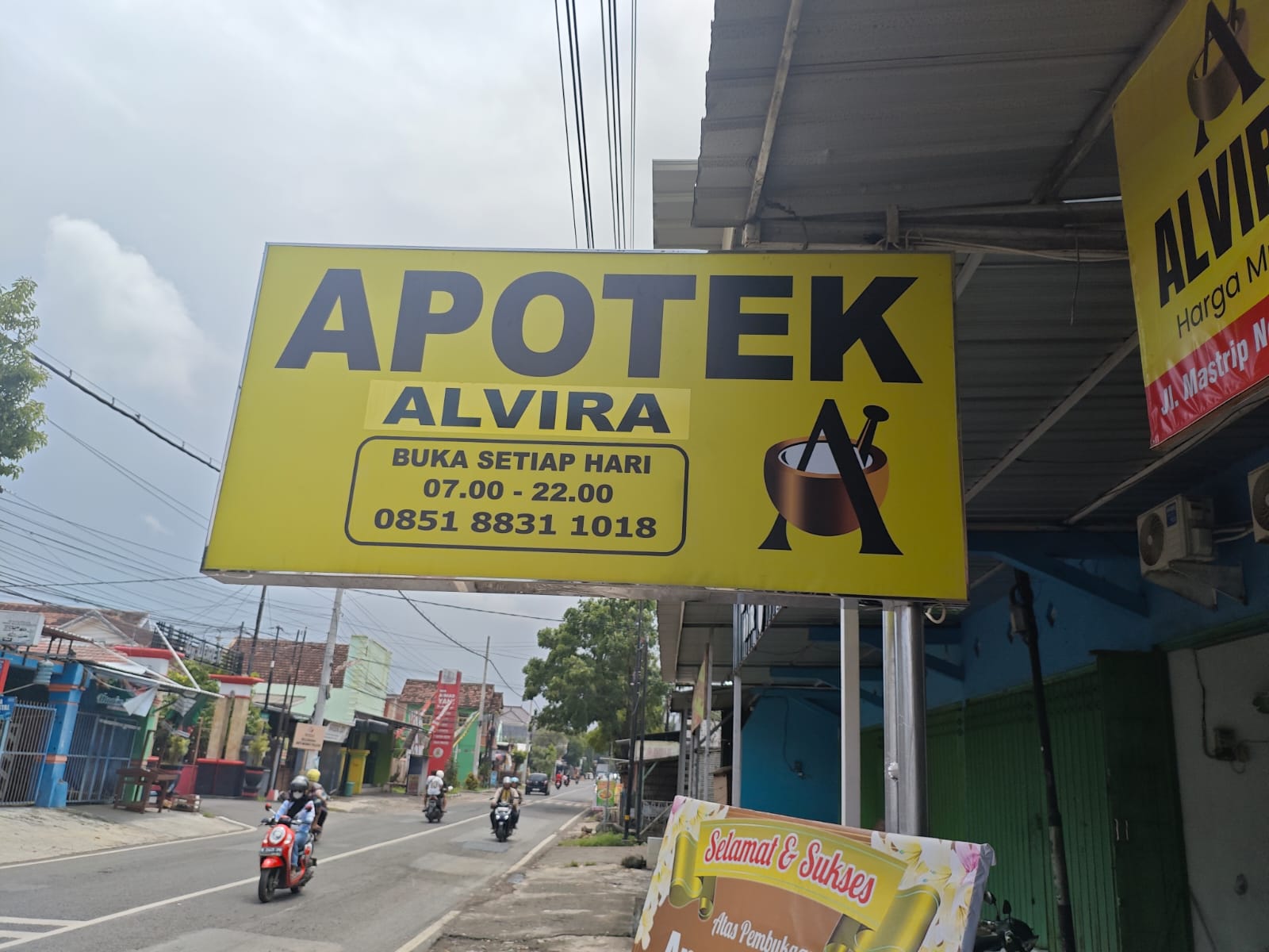 Strategis di Jalur Ramai Jalan Mastrip Kota Probolinggo, Apotek Alvira Hadirkan Layanan Kesehatan Setiap Hari hingga Malam Strategis di Jalur Ramai Jalan Mastrip Kota Probolinggo, Apotek Alvira Hadirkan Layanan Kesehatan Setiap Hari hingga Malam