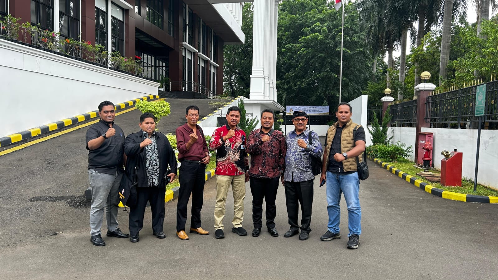 Kesaksian Dua Saksi Penggugat Justru Kuatkan Kedudukan Hukum Ketua Umum PSHT Dr. Ir. Muhammad Taufiq, SH Kesaksian Dua Saksi Penggugat Justru Kuatkan Kedudukan Hukum Ketua Umum PSHT Dr. Ir. Muhammad Taufiq, SH