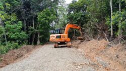 Pembangunan Badan Jalan TMMD ke-127 Kodim 1008/Tabalong Masuk Tahap Perapian Parit Drainase