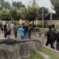 Kebebasan Pers Diteror: Jurnalis Dipukul Saat Rekam Ricuh RDP Debt Collector di DPRD Probolinggo