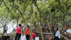 HPSN 2026 dan Dukung Jalin SAE, Kecamatan Gending Gelar Kurve Jum’at SAE GAS MASS di Pantai Utara Desa Gending