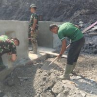 Jembatan Gantung Desa Burlah Aceh Tengah Tembus 50 Persen, TNI AD Percepat Akses Antar Desa