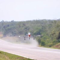 TNI Berhasil Laksanakan Uji Coba Pendaratan F-16 dan Super Tucano di Ruas Tol JTTS Lampung