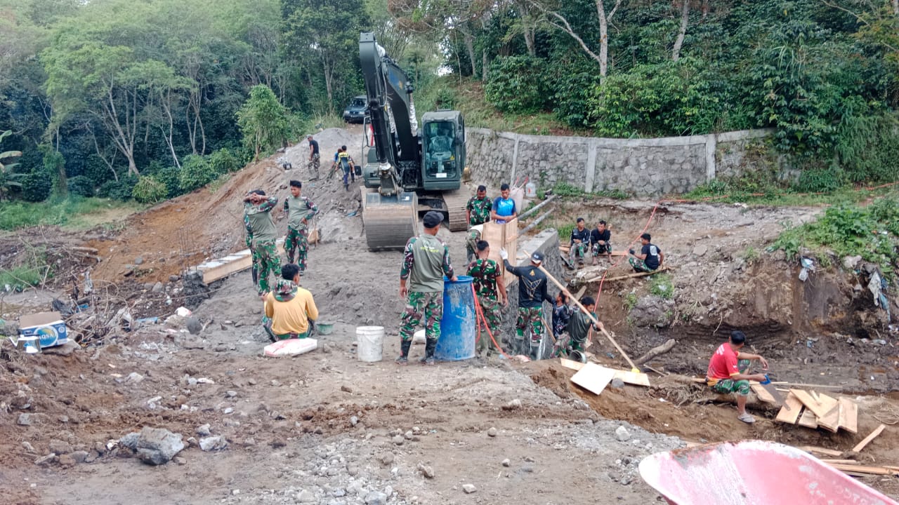 TNI AD Percepat Pemulihan Pascabencana, Infrastruktur Vital di Permata Capai 60 Persen TNI AD Percepat Pemulihan Pascabencana, Infrastruktur Vital di Permata Capai 60 Persen