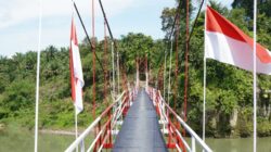 TNI AD Rampungkan Perehapan Jembatan Gantung Desa Empus, Bukti Nyata Pengabdian untuk Rakyat