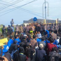 Polres Probolinggo Kawal Aksi Damai PMII, Mahasiswa Kritik Kinerja DPRD dan Tambang Ilegal