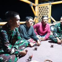 Pererat Kemanunggalan, Satgas TMMD Ke 127 Kodim 0808/Blitar Gelar Ronda Malam Bersama Warga Dusun Tirtomoyo