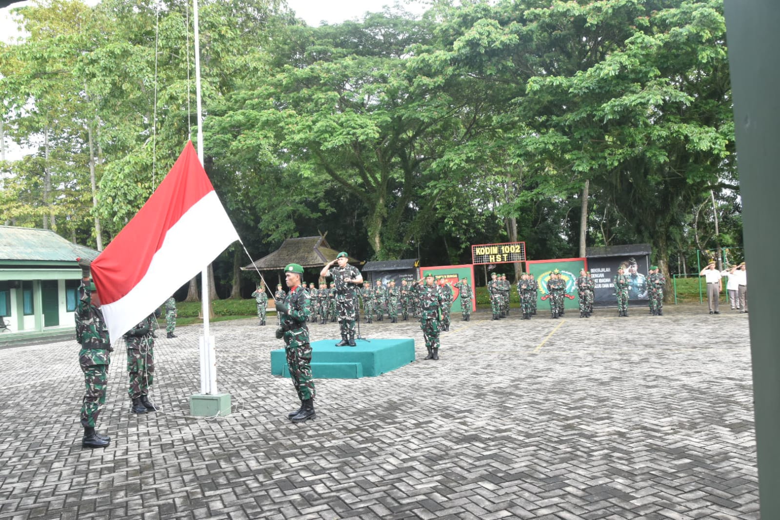 Dandim 1002/HST Ajak Prajurit Tingkatkan Loyalitas dan Pengabdian Dandim 1002/HST Ajak Prajurit Tingkatkan Loyalitas dan Pengabdian