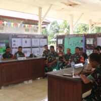 Dansatgas TMMD Wiltas Ke-127 Kodim 0912/Kubar Gelar Evaluasi di Posko Linggang Amer