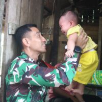 Dansatgas TMMD Kunjungi Rumah Warga Penerima Bantuan RTLH di Linggang Amer