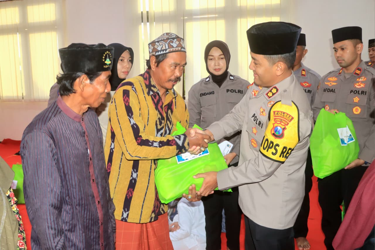 Polres Probolinggo Gelar Buka Bersama Anak Yatim dan Kaum Duafa
