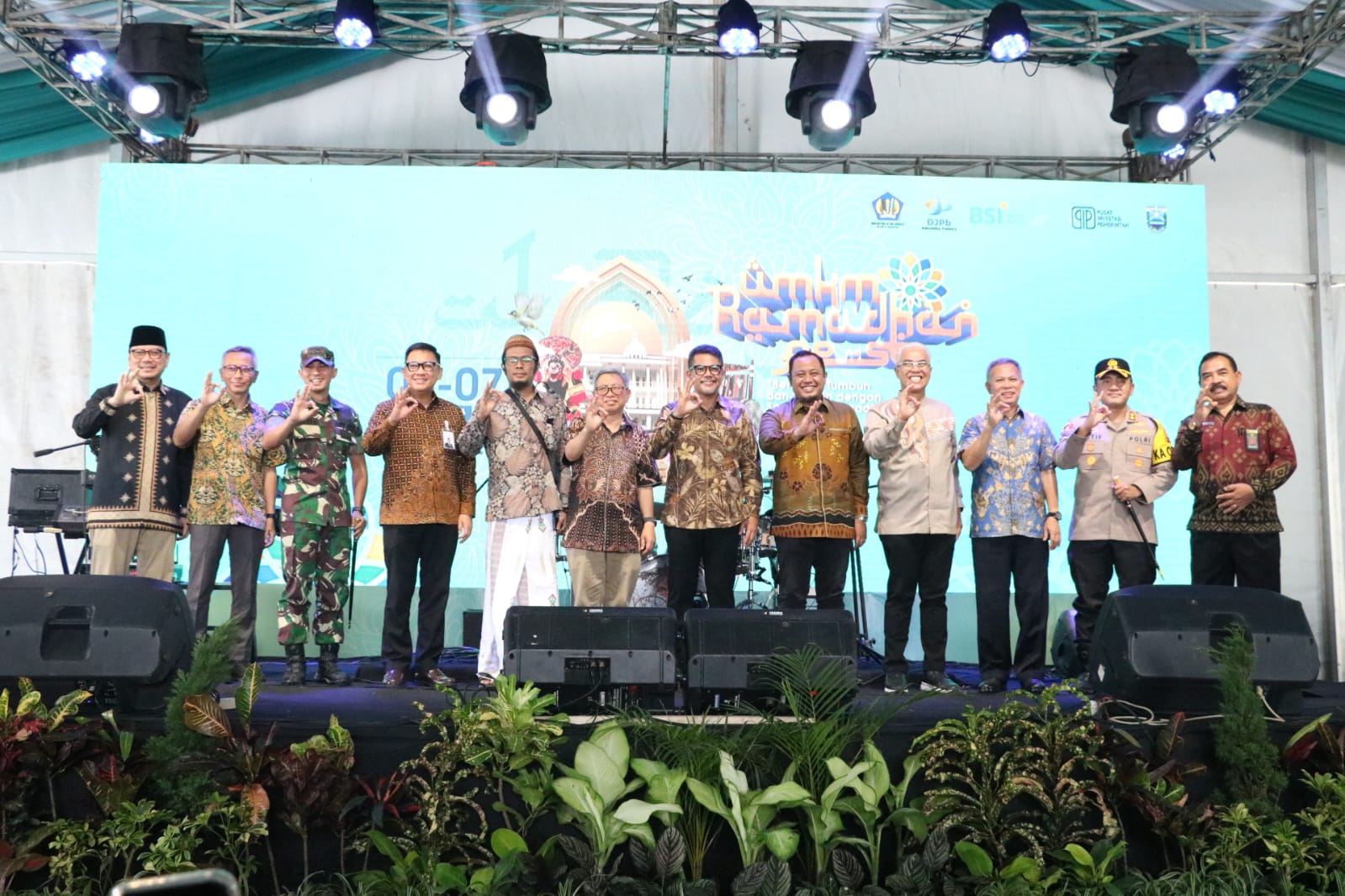 Dandim 0820/Probolinggo Letkol Inf Ribut Yodo Apriyantono Bersama Sejumlah Pihak Menghadiri UMKM Ramadhan Fest 2026