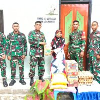 Dansatgas TMMD Ke-127 Kodim 1514/Morotai Berikan Santunan Sembako kepada Warga Desa Mandiri