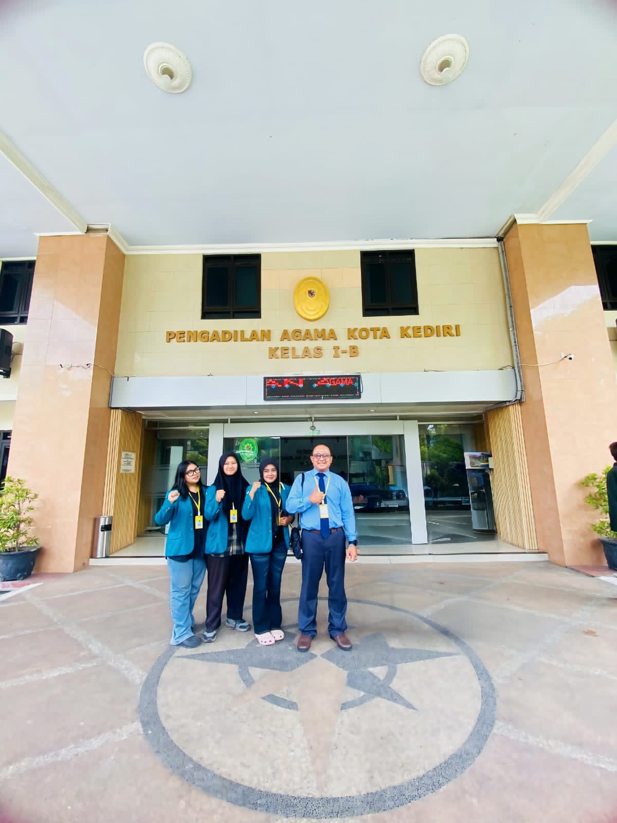 Fenomena 1 Syawal Berbeda: Perspektif Astronomi dan Hukum Islam Fenomena 1 Syawal Berbeda: Perspektif Astronomi dan Hukum Islam