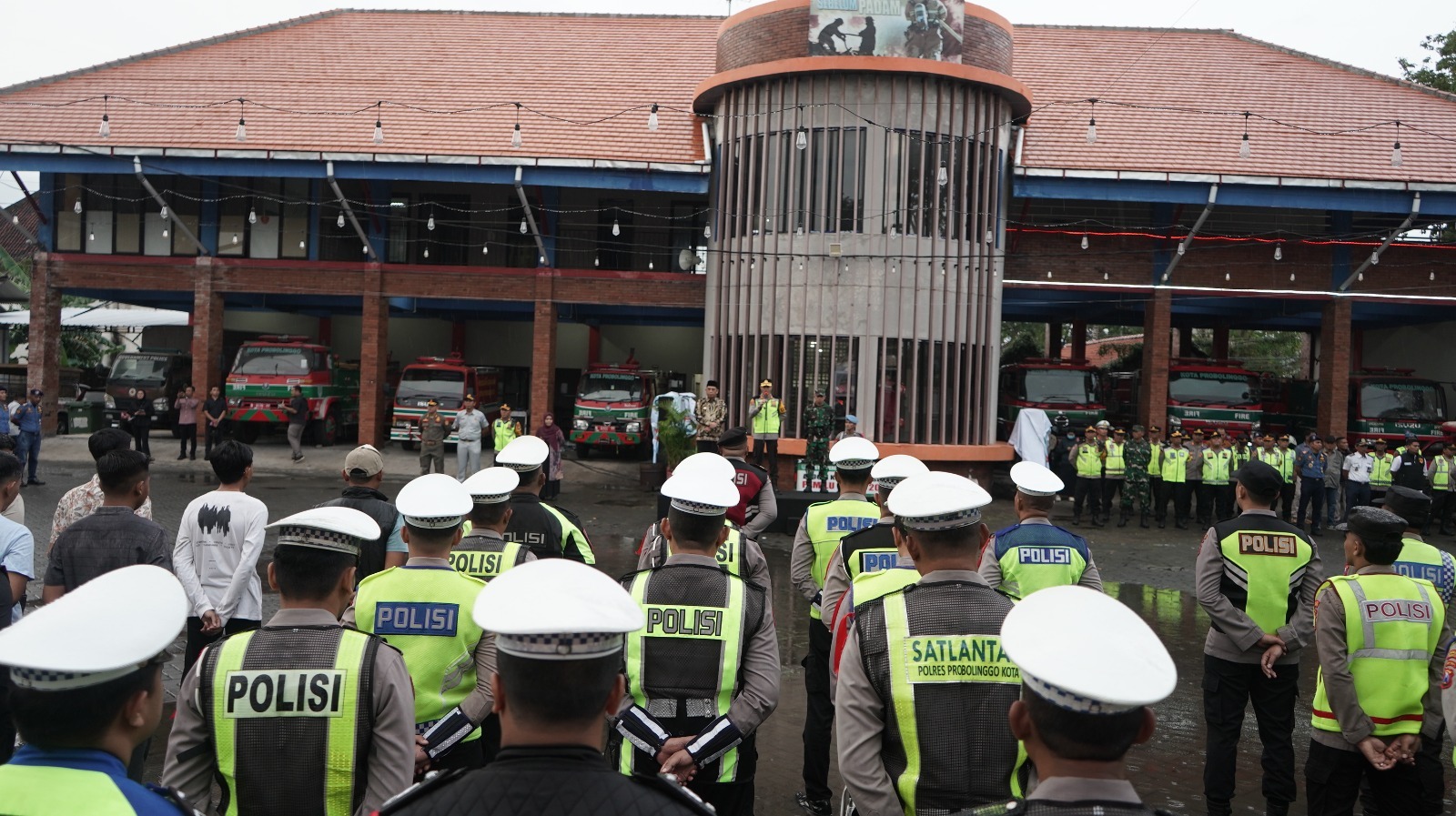 Kapolres Probolinggo Kota Pimpin Apel Pengamanan Malam Takbir, Ratusan Personel Gabungan Disiagakan