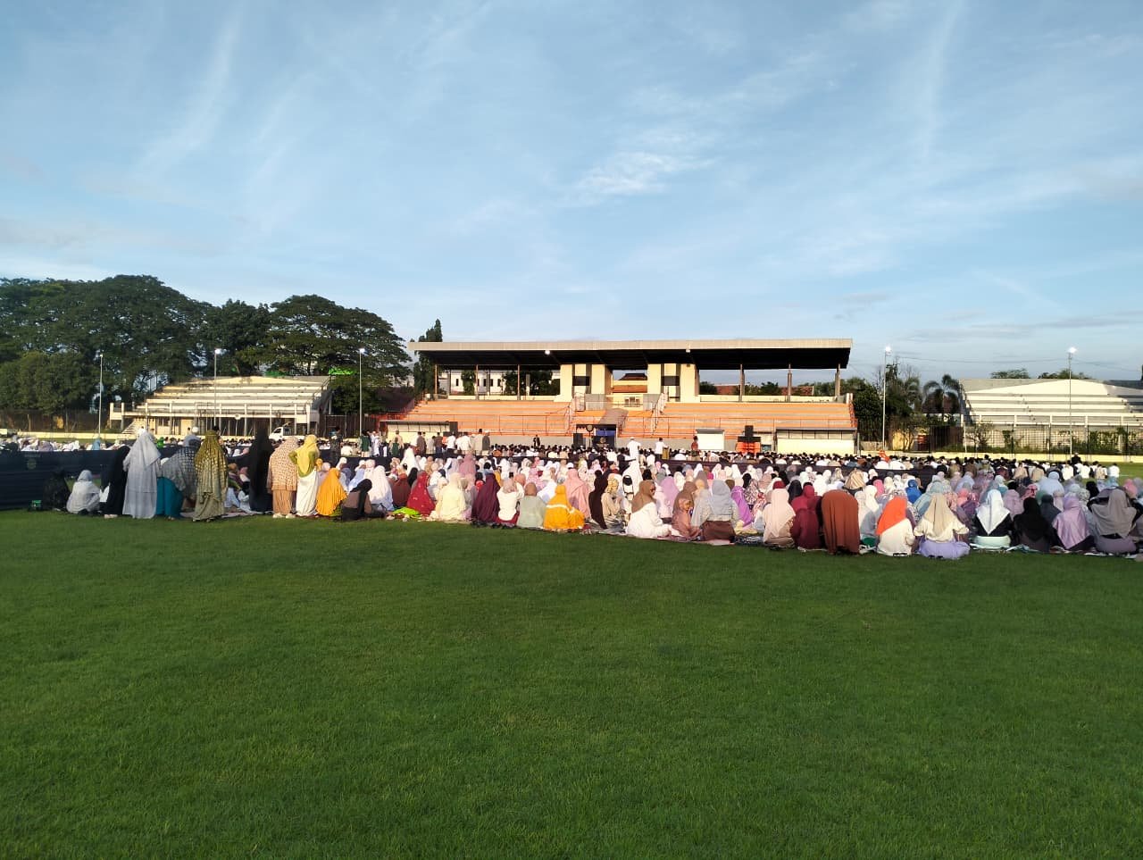 Kodim Probolinggo Melalui Danpos Mayangan Mengawal Dan Mengamankan Pelaksanaan Sholat Idul Fitri Warga Muhammadiyah Kodim Probolinggo Melalui Danpos Mayangan Mengawal Dan Mengamankan Pelaksanaan Sholat Idul Fitri Warga Muhammadiyah