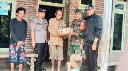 Melaksanakan Program Komunikasi Sosial, Koramil Leces Salurkan Bantuan Sembako