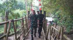 TNI Perkuat Kemanunggalan dengan Rakyat Melalui Pembangunan Jembatan Garuda dan Program Gentengisasi