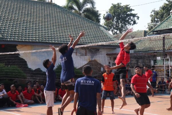 Rutan Kraksaan Gelar Lomba Voli Warga Binaan, Semarakkan Hari Bhakti Pemasyarakatan