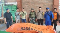 TNI-Polri dan Basarnas Evakuasi Nelayan Hilang di Pantai Damas Trenggalek