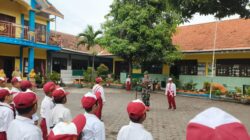 Cegah Radikalisme Sejak Dini, Koramil Wonomerto Tanamkan Nilai Kebangsaan kepada Siswa SD di Probolinggo