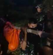 TNI Kerahkan Ratusan Personel dan Dukungan Udara Berhasil Evakuasi Korban Helikopter Airbus H130 di Sekadau