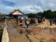 Kebut Pengerjaan Badan Jalan, Satgas TMMD Ke-128 Kodim 0908/Bontang Maksimalkan Waktu