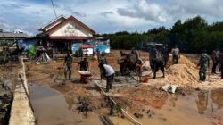 Kebut Pengerjaan Badan Jalan, Satgas TMMD Ke-128 Kodim 0908/Bontang Maksimalkan Waktu