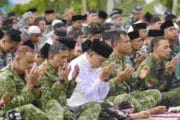Wapang TNI Dampingi Menhan RI Shalat Idul Adha Bersama Prajurit dan Masyarakat di Papua Barat