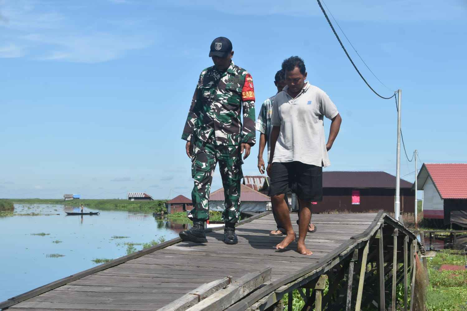 Babinsa Hadir di Tengah Warga, Perkuat Keamanan Wilayah Terluar HST Babinsa Hadir di Tengah Warga, Perkuat Keamanan Wilayah Terluar HST