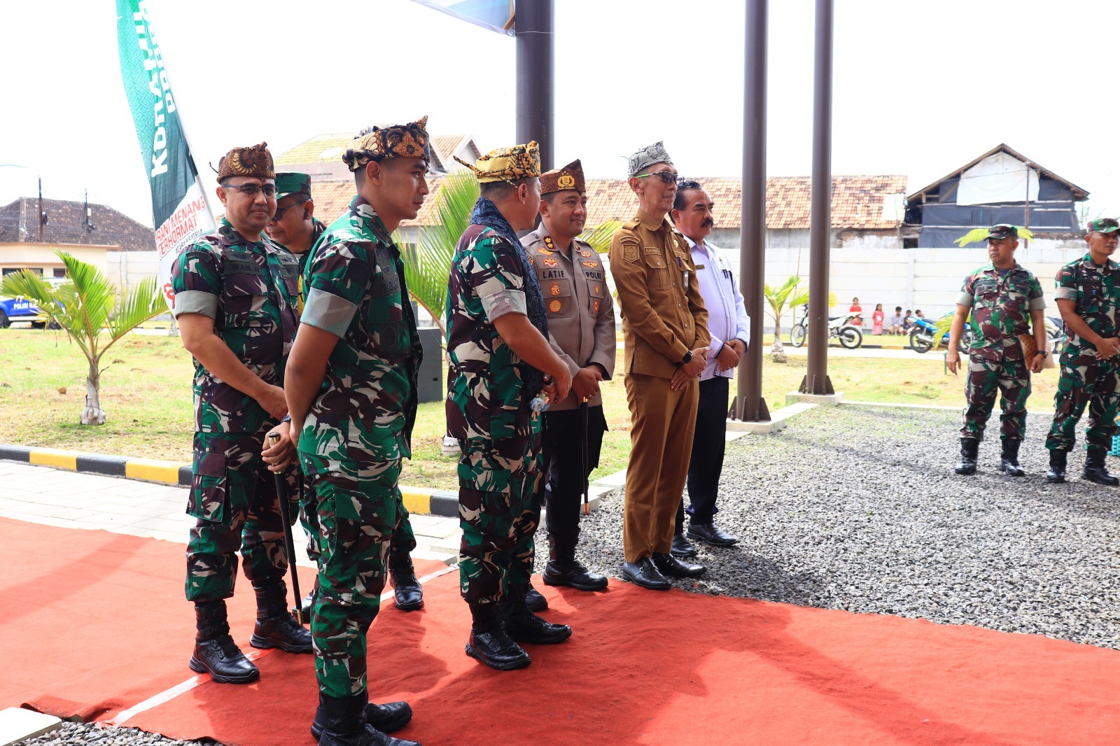 Tim Wasev Sterad TNI Melakukan Kunjungan Kerja Ke Lokasi Program TMMD Ke 128 di Desa Brabe Tim Wasev Sterad TNI Melakukan Kunjungan Kerja Ke Lokasi Program TMMD Ke 128 di Desa Brabe