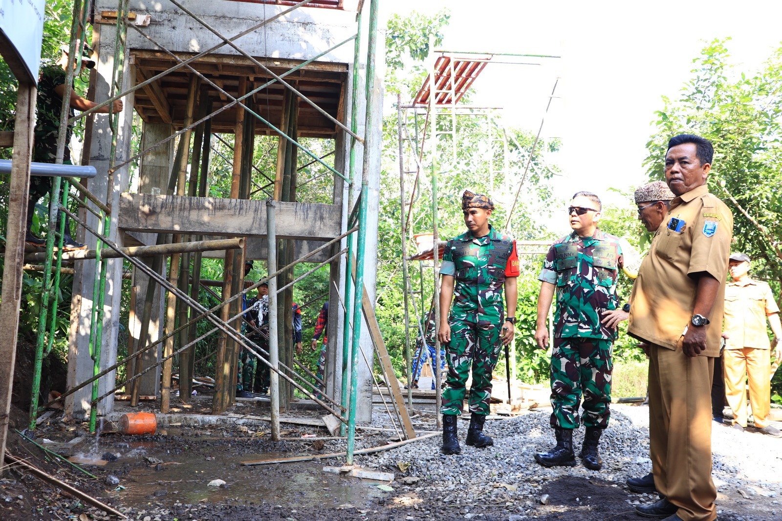 Tim Wasev Sterad TNI Tinjau Sejumlah Titik Pembangunan TMMD Ke-128 di Desa Brabe