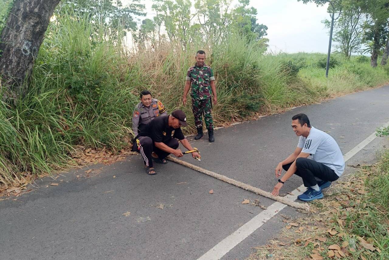 Resahkan Warga dan Petani, Jalan Kerinci Dipasangi Tali Kejut untuk Cegah Balap Liar Resahkan Warga dan Petani, Jalan Kerinci Dipasangi Tali Kejut untuk Cegah Balap Liar