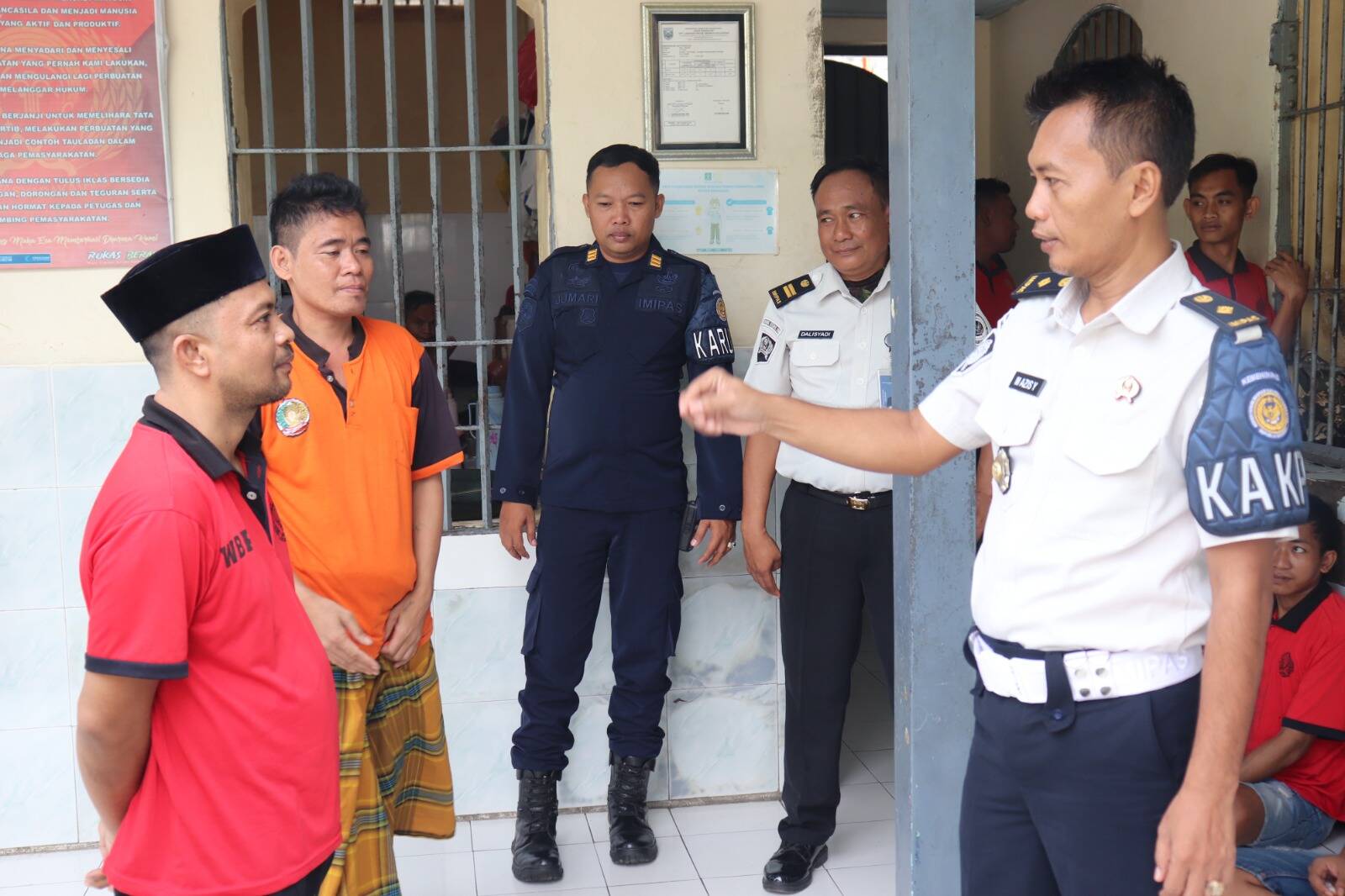 Rutan Kraksaan Intensifkan Kontrol Blok Hunian Jaga Stabilitas Keamanan Rutan Kraksaan Intensifkan Kontrol Blok Hunian Jaga Stabilitas Keamanan
