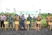 Penguatan Pembinaan Teritorial, Dandim Pimpin Penanaman Mangrove Serentak Di Wilayah Pesisir