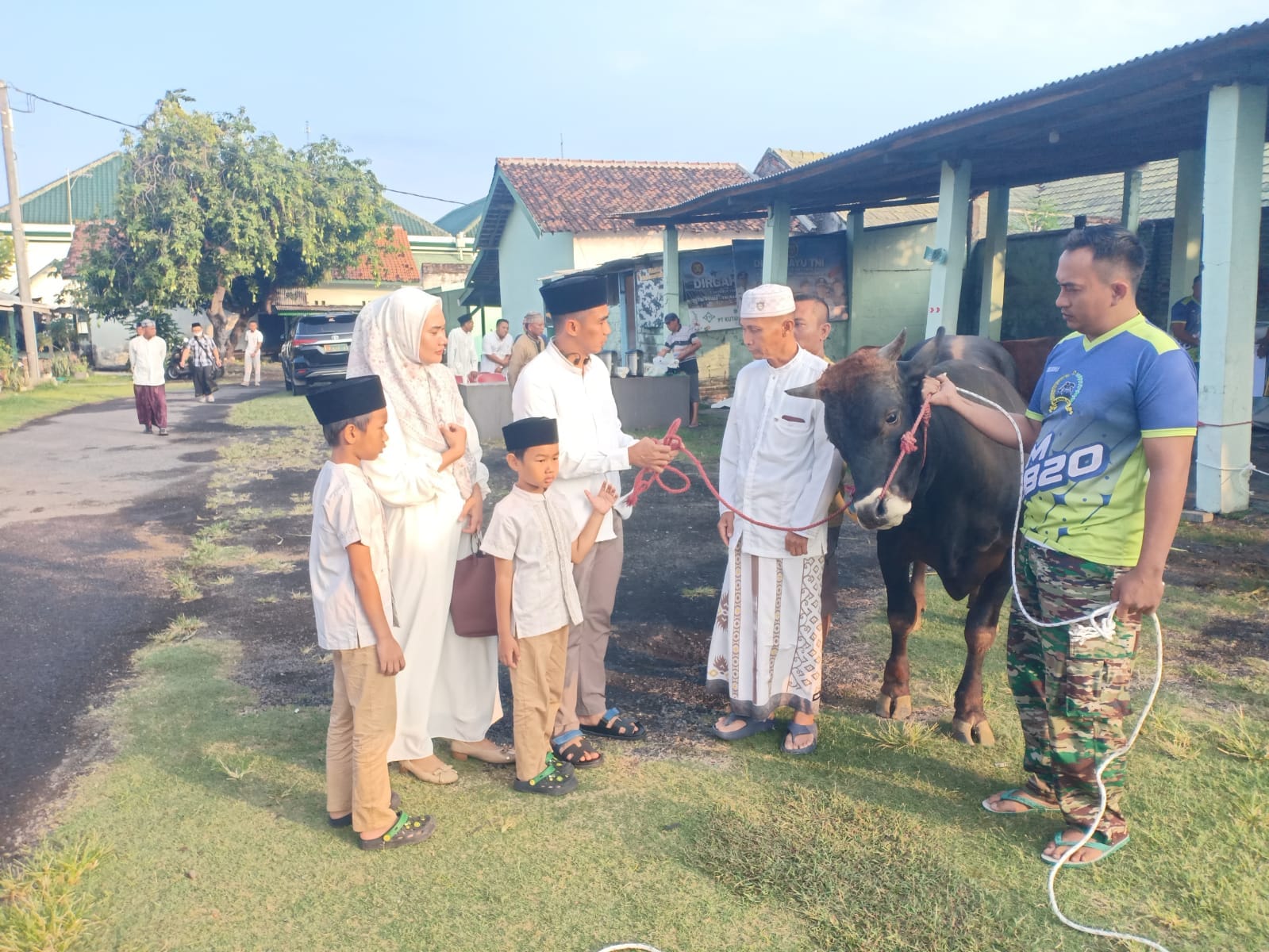 Kodim 0820 Probolinggo Gelar Sholat Idul Adha Dan Sembelih Hewan Kurban Kodim 0820 Probolinggo Gelar Sholat Idul Adha Dan Sembelih Hewan Kurban