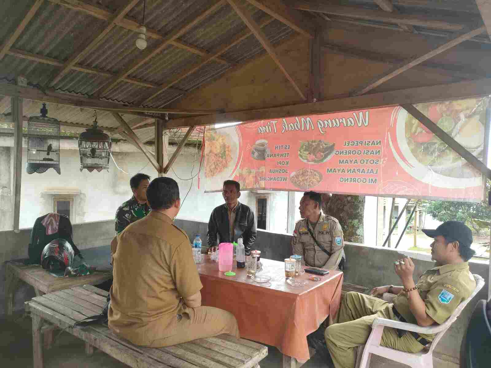 Koramil Lumbang Berikan Rasa Aman Dan Nyaman Bagi Pengunjung Wisata Air Terjun Madakaripura