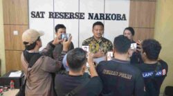 Nekat Selundupkan Sabu dan Ratusan Obat Terlarang di Celana Dalam Saat Besuk Suami, IRT Ditangkap di Lapas Sragen