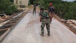 Tahap Penting Pembangunan Jalan, Satgas TMMD 128, Kodim 0908/Bontang Pasang Wiremesh di Lokasi Sasaran