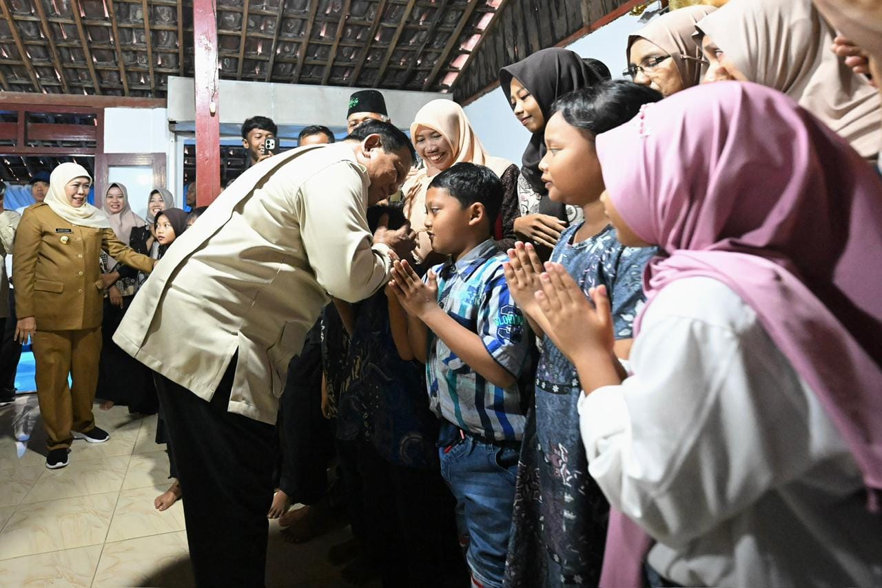 Panglima TNI Dampingi Presiden Prabowo Resmikan Museum Ibu Marsinah di Nganjuk Panglima TNI Dampingi Presiden Prabowo Resmikan Museum Ibu Marsinah di Nganjuk