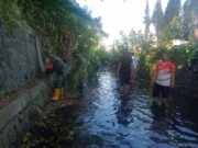 Antisipasi Banjir, Babinsa Sertu Didik Bersama Warga Kepanjenkidul Bersihkan Saluran Sungai