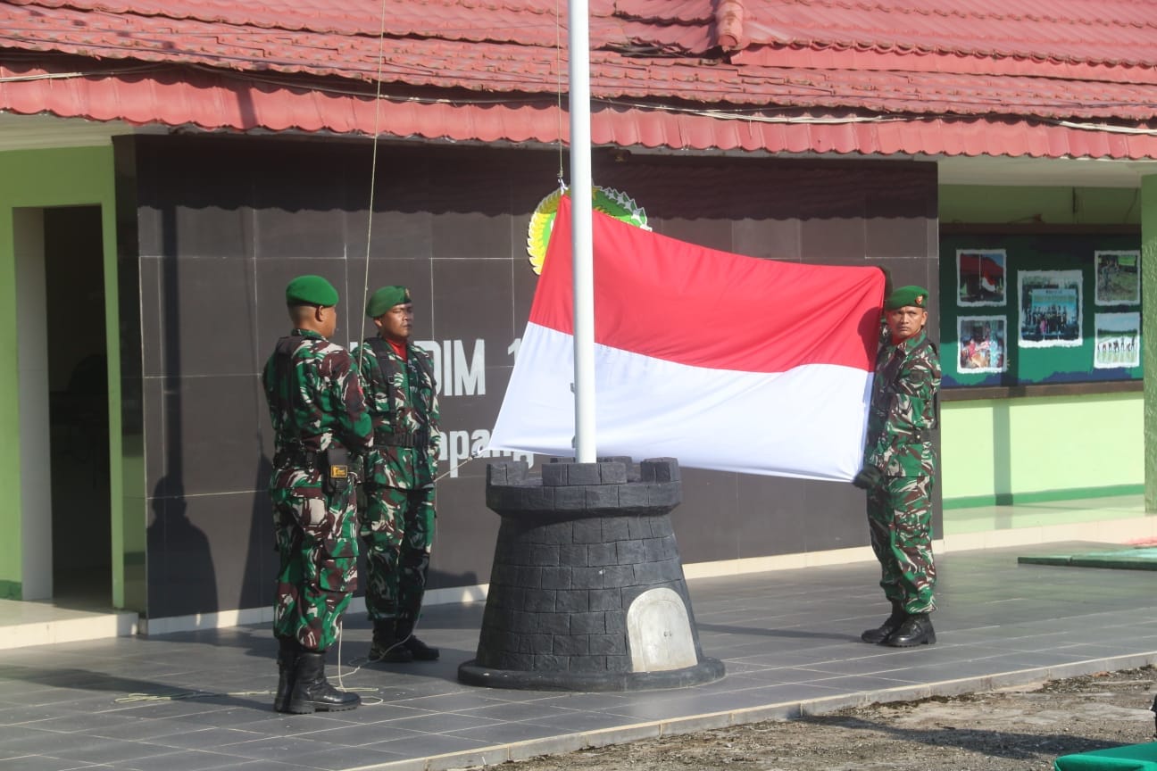 Dandim 1008/Tabalong Pimpin Upacara Hari Lahir Pancasila, Teguhkan Semangat Persatuan Bangsa Dandim 1008/Tabalong Pimpin Upacara Hari Lahir Pancasila, Teguhkan Semangat Persatuan Bangsa