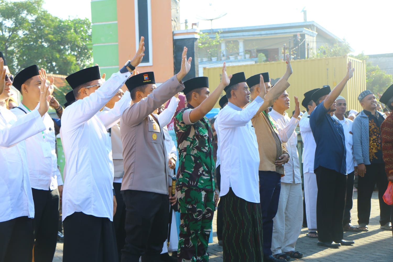 Dandim Bersama Forkopimda Kabupaten Probolinggo Sambut Kepulangan Jemaah Haji