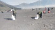 Sinergi TNI dan Masyarakat Selamatkan Bromo dari Ancaman Sampah Wisata