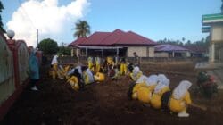 Melalui Jum'at Berkah, Koramil 1505-04/Oba Ajak Pelajar Peduli Kebersihan Masjid
