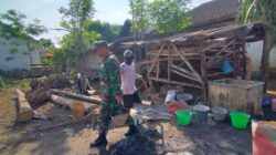 Wujud Nyata Kemanunggalan, Koramil Wonomerto Bantu Pembangunan Rumah Warga